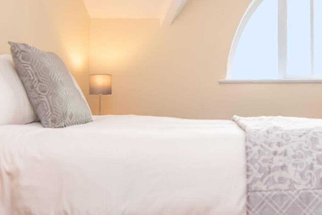Latin Quarter Luxury Apartment Galway Exterior photo
